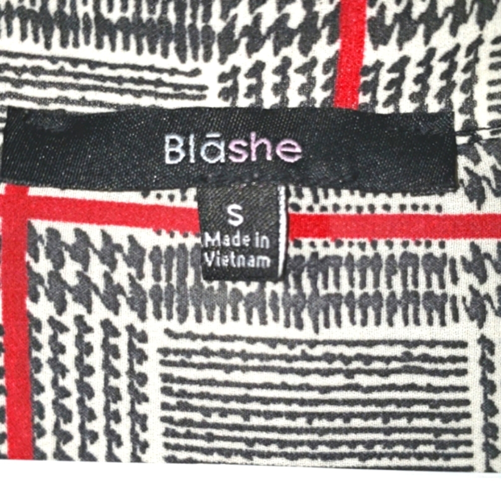 Women's Dressy Blouse - Picture 6 of 8